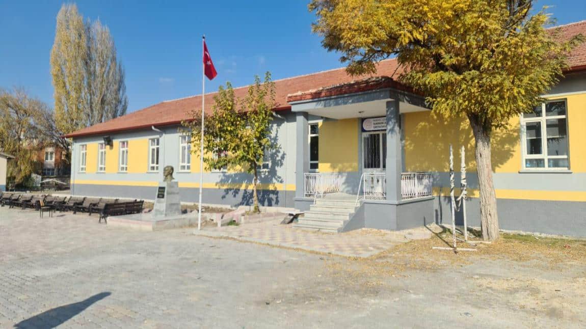 Karkın Atatürk Ortaokulu Fotoğrafı